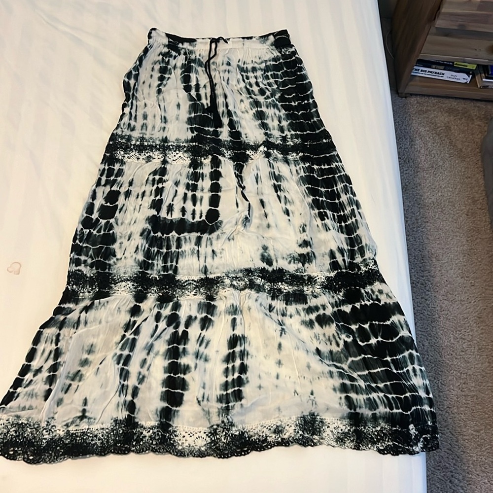 Forever 21 tie dye skirt